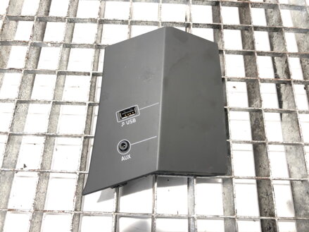 PANEL ZÁSUVKA / ULOŽENIE USB VOLVO FH II 2012 - 2022 82303887