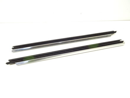 LIŠTY STIERACIE PREDNÝ CHRÓM BMW 7 (F01, F02, F03, F04) 2008 - 2015