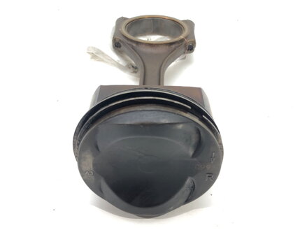 PIEST S OJNICOU AUDI A6 C6 (4F2) 2004 - 2011 06EA AUK