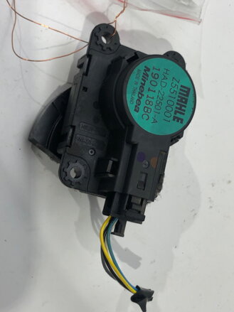 MOTOR RADIÁTORA KÚRENIA PEUGEOT 308 II (LB_, LP_, LW_, LH_, L3_) 2013 - 2021 Z5510001