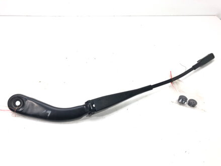 STIERAČ ĽAVÝ PREDNÝ BMW 3 (F30, F80) 2011 - 2018 7260469