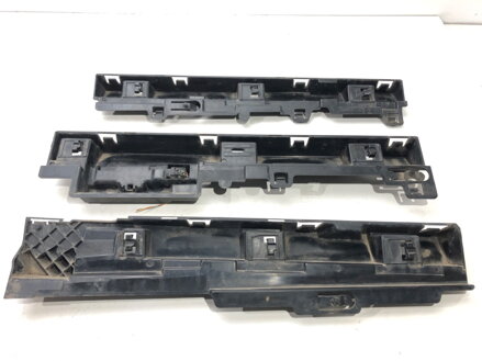 DRŽIAK LIŠTY PRAHOVEJ ĽAVÝ BMW 3 (F30, F80) 2011 - 2018 7256919 7256917