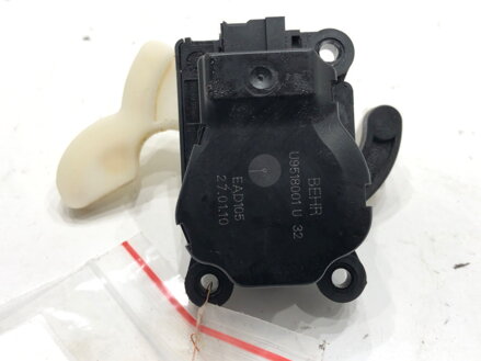 MOTOR RADIÁTORA KÚRENIA OPEL ASTRA J (P10) 2009 - 2015 U9518001U32