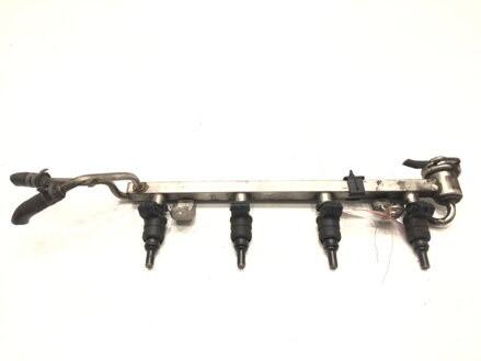 VSTREKOVACIA RAMPA AUDI A3 (8L1) 1996 - 2006 06A133317E