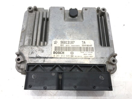RIADIACA JEDNOTKA MOTORA OPEL ANTARA A (L07) 2006 - 2022 96813187