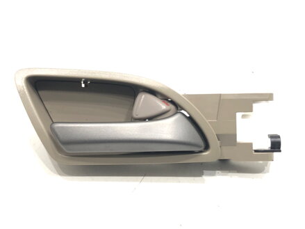 KĽUČKA VNÚTORNÁ PRAVÁ PREDNÁ HONDA ODYSSEY (RL5) 2010 - 2022