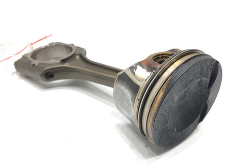 PIEST S OJNICOU AUDI A4 B8 (8K2) 2007 - 2015 CAE CAEB