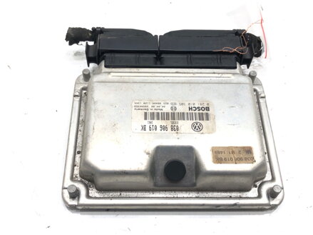 RIADIACA JEDNOTKA MOTORA VW PASSAT B5 (3B2) 1996 - 2001 038906019BK