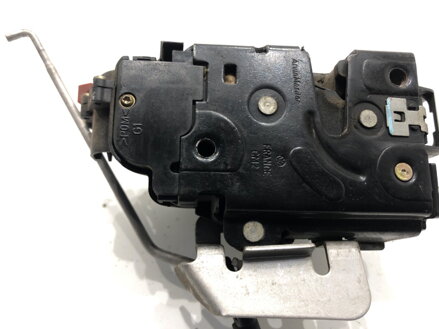 ZÁMOK DVERÍ ĽAVÝ PREDNÝ AUDI A3 (8P1) 2003 - 2013 4E1837015