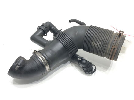 VZDUCHOVÉ POTRUBIE SKODA ROOMSTER (5J7) 2006 - 2015 6R0129654C