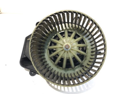 VENTILÁTOR KÚRENIA VW PASSAT B5.5 (3B3) 2000 - 2005 8D1820021