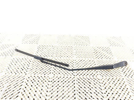 STIERAČ PRAVÝ PREDNÝ VOLVO V40 LIFTBACK (525, 526) 2012 - 2022 31276060