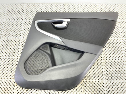 TAPACÍR DVERÍ PRAVÝ ZADNÝ VOLVO V40 LIFTBACK (525, 526) 2012 - 2022