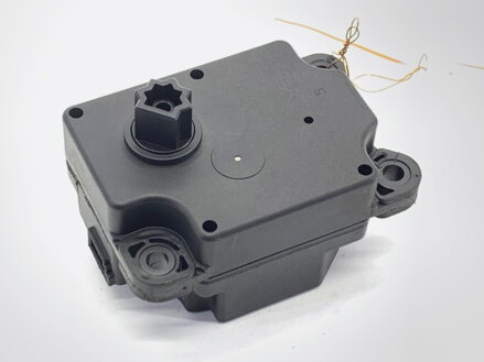 MOTOR RADIÁTORA KÚRENIA VOLVO V40 LIFTBACK (525, 526) 2012 - 2022