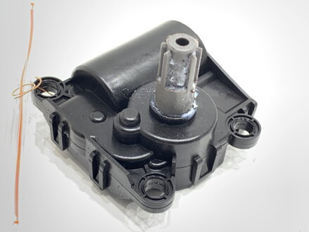 MOTOR RADIÁTORA KÚRENIA HYUNDAI IX35 (LM, EL, ELH) 2009 - 2022 D332-JY9A402
