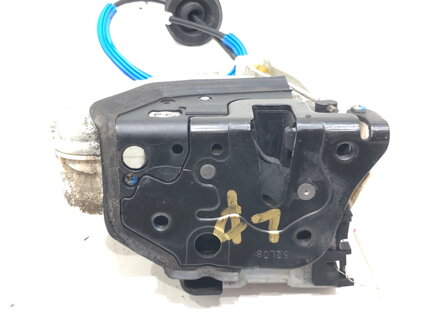 ZÁMOK DVERÍ ĽAVÝ PREDNÝ AUDI A4 B8 AVANT (8K5) 2007 - 2015 8J1837015A