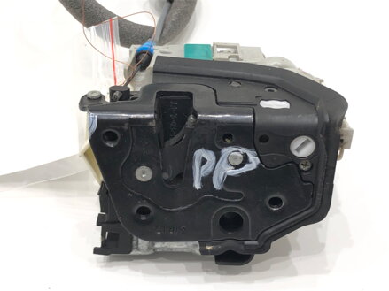 ZÁMOK DVERÍ PRAVÝ PREDNÝ AUDI TT (FV3, FVP) 2014 - 2022 8X1837016C