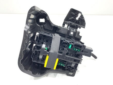 POISTKOVÁ SKRINKA OPEL CORSA F 2019 - 2022 43696002