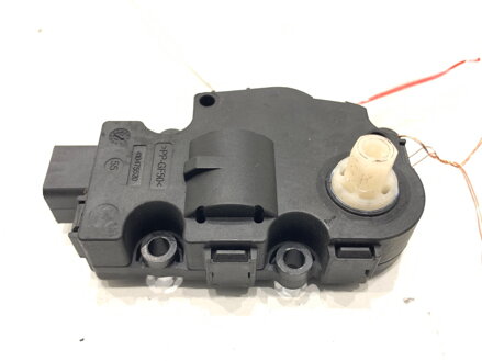 MOTOR RADIÁTORA KÚRENIA AUDI A5 (8T3) 2007 - 2017 K9749006