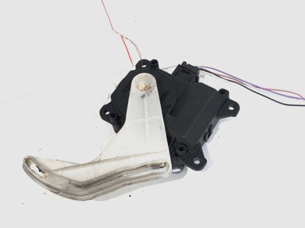 MOTOR RADIÁTORA KÚRENIA TOYOTA COROLLA VERSO (ZER_, ZZE12_, R1_) 2004 - 2009 AE063700-8930