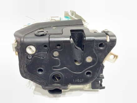 ZÁMOK DVERÍ ĽAVÝ ZADNÝ AUDI A4 B8 AVANT (8K5) 2007 - 2015 8K0839015D