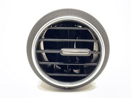 MRIEŽKA VENTILÁCIE ĽAVÁ PREDNÁ AUDI A3 (8P1) 2003 - 2013 8P0820901A