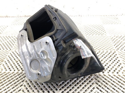 KRYT FILTRA VZDUCHU AUDI A5 SPORTBACK (F5A, F5F) 2016 - 2022 8W0133835P