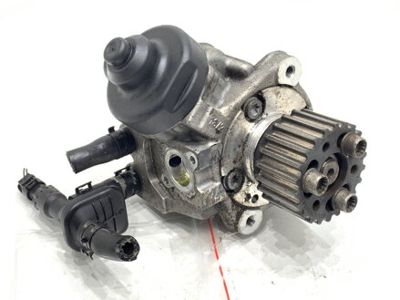 VSTREKOVACIE ČERPADLO SKODA SUPERB II (3T4) 2008 - 2015 03L130755