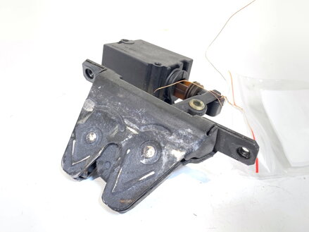 ZÁMOK VEKA BATOŽINOVÉHO PRIESTORU ZADNÝ BMW 5 (E39) 1995 - 2003