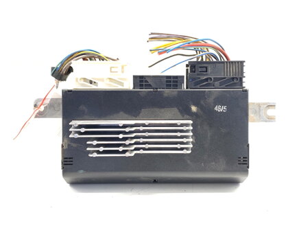 RIADIACA JEDNOTKA SVETIEL BMW 5 (E39) 1995 - 2003 8370875