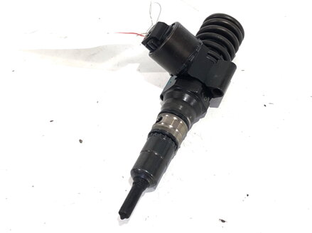 ČERPADLO-VSTREKOVAČ VW GOLF V (1K1) 2003 - 2010 03G130073B