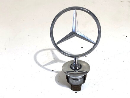 ZNAK / EMBLÉM PREDNÝ MERCEDES-BENZ CLASS E T-MODEL (S212) 2009 - 2016