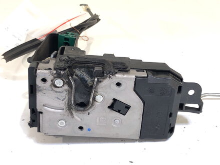 ZÁMOK DVERÍ PRAVÝ PREDNÝ OPEL ASTRA H GTC (A04) 2005 - 2010 13210749