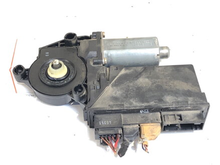 MOTOR ZDVIHANIA OKNÁ PRAVÝ PREDNÝ AUDI A4 B6 (8E2) 2000 - 2005 8E1959801