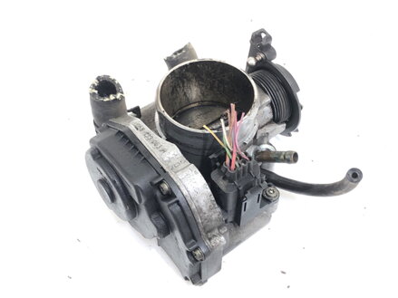 ŠKRTIACA KLAPKA VW PASSAT B5 (3B2) 1996 - 2001 058133063H