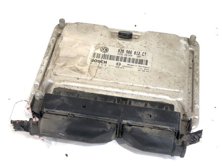RIADIACA JEDNOTKA MOTORA VW POLO (6N2) 1999 - 2001 038906012CT
