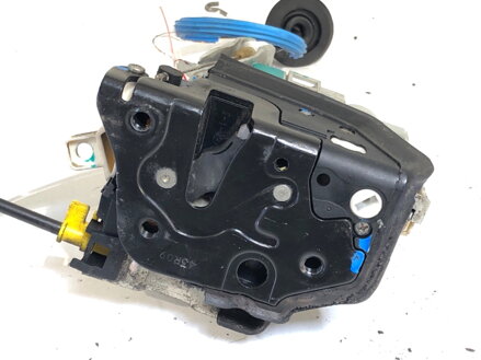 ZÁMOK DVERÍ PRAVÝ PREDNÝ AUDI A4 B8 (8K2) 2007 - 2015 8J1837016D