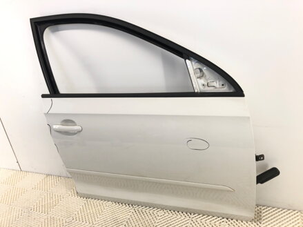DVERE PRAVÉ PREDNÉ SKODA RAPID (NH3, NK3, NK6) 2012 - 2022
