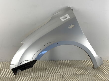 BLATNÍK ĽAVÝ PREDNÝ SUZUKI SWIFT III (MZ, EZ) 2005 - 2022