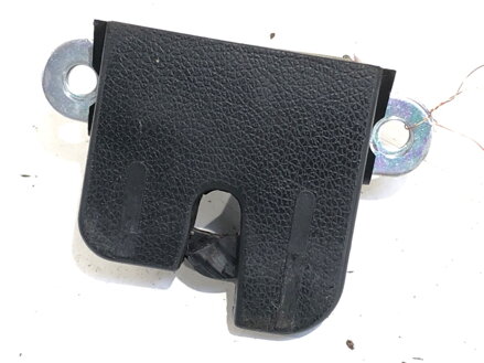ZÁMOK VEKA BATOŽINOVÉHO PRIESTORU ZADNÝ VW GOLF V (1K1) 2003 - 2010 3C9827645A