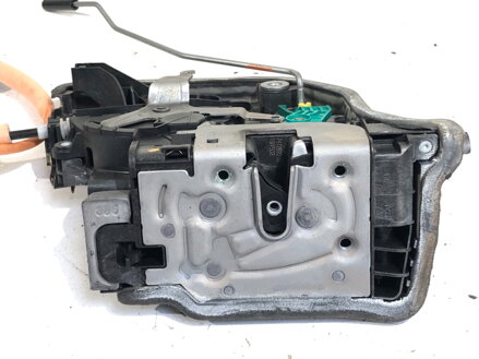 ZÁMOK DVERÍ PRAVÝ ZADNÝ BMW 5 (G30, F90) 2016 - 2022 7477690