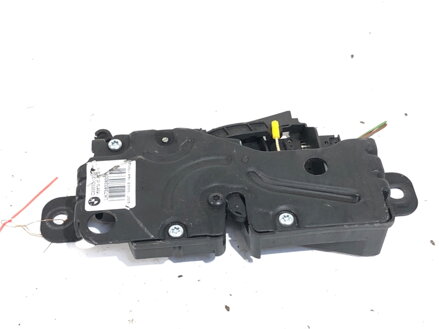 ZÁMOK VEKA BATOŽINOVÉHO PRIESTORU ZADNÝ BMW 5 (G30, F90) 2016 - 2022 7383283
