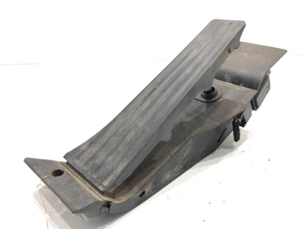 PLYNOVÝ PEDÁL BMW 5 (E60) 2003 - 2010 6772646