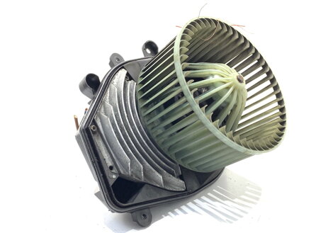 VENTILÁTOR KÚRENIA VW PASSAT B5.5 (3B3) 2000 - 2005 8D1820021