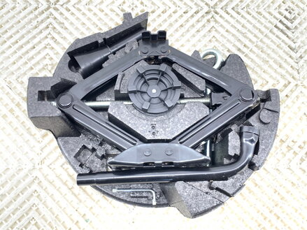 SADA NÁRADIA VOLVO V40 LIFTBACK (525, 526) 2012 - 2022