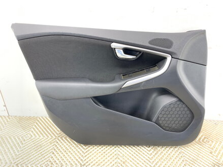 TAPACÍR DVERÍ ĽAVÝ PREDNÝ VOLVO V40 LIFTBACK (525, 526) 2012 - 2022