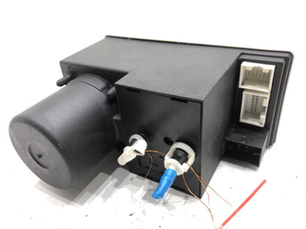 PUMPA / ČERPADLO CENTRÁLNEHO ZÁMKU AUDI A3 (8L1) 1996 - 2006 8L0862257K