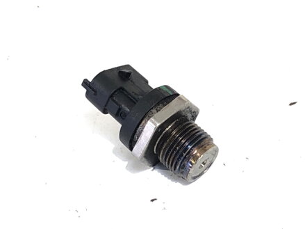 SNÍMAČ TLAKU PALIVA OPEL ASTRA H KOMBI (A04) 2004 - 2014 0281002706