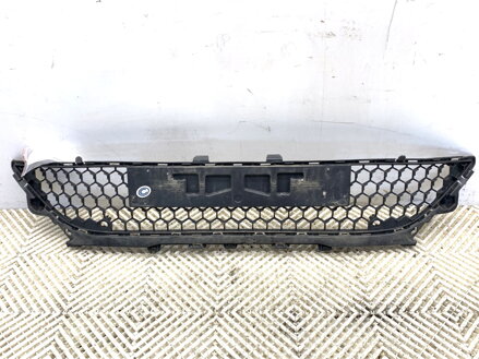 MRIEŽKA NÁRAZNÍKA PREDNÁ RENAULT MEGANE IV LIFTBACK (B9A/M/N_) 2015 - 2022 622545568R