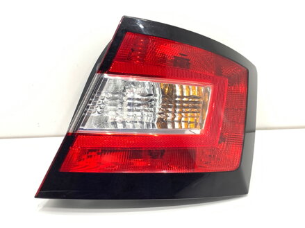 SVETLO PRAVÉ ZADNÉ SKODA FABIA III (NJ3) 2014 - 2022 6V6945096